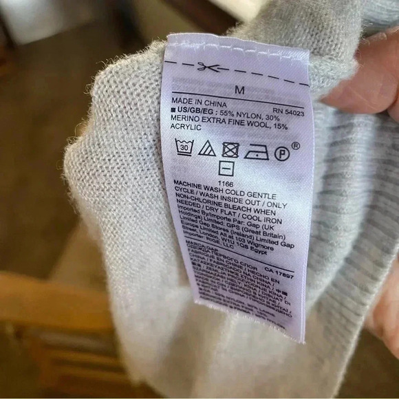 LOVE by Gap Rainbow Sleeve Merino Knit Sweater Turtle Neck Pullover Gray: Medium - Picture 8 of 9